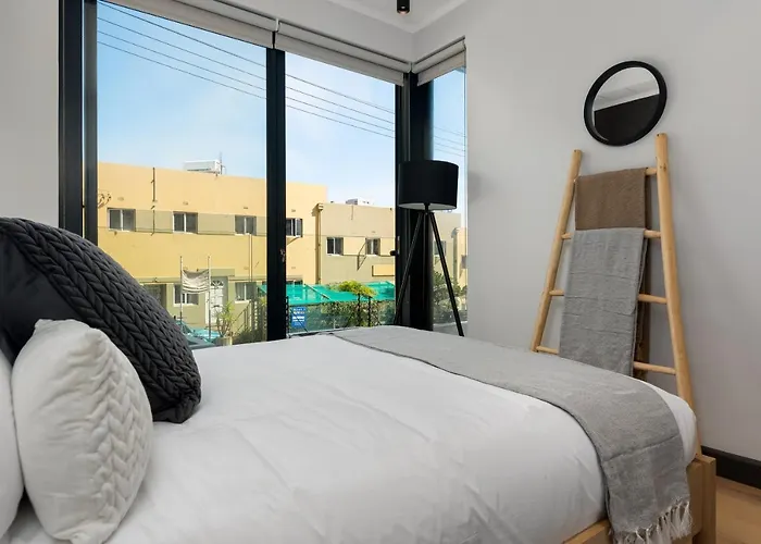Luxury Green Point Apartment With Backup Power
